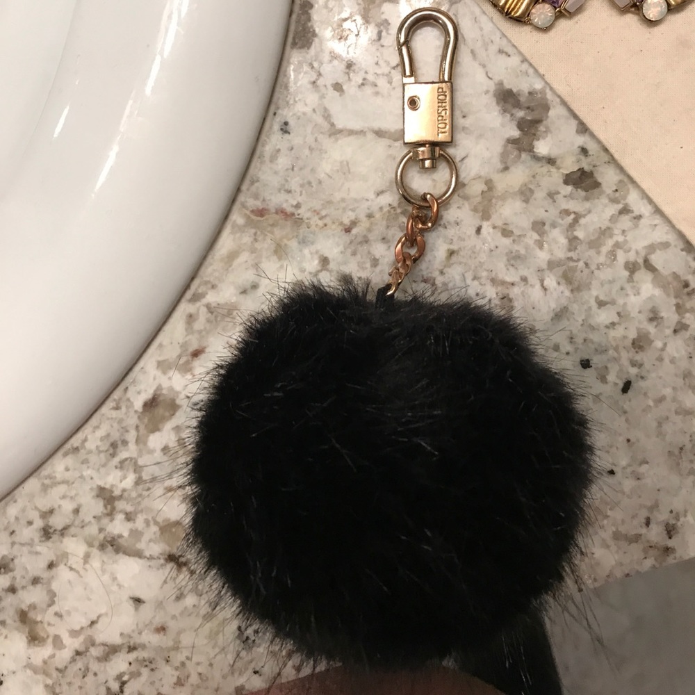 top shop furry ball keychain!